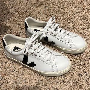 Veja sneaker brand new and never worn